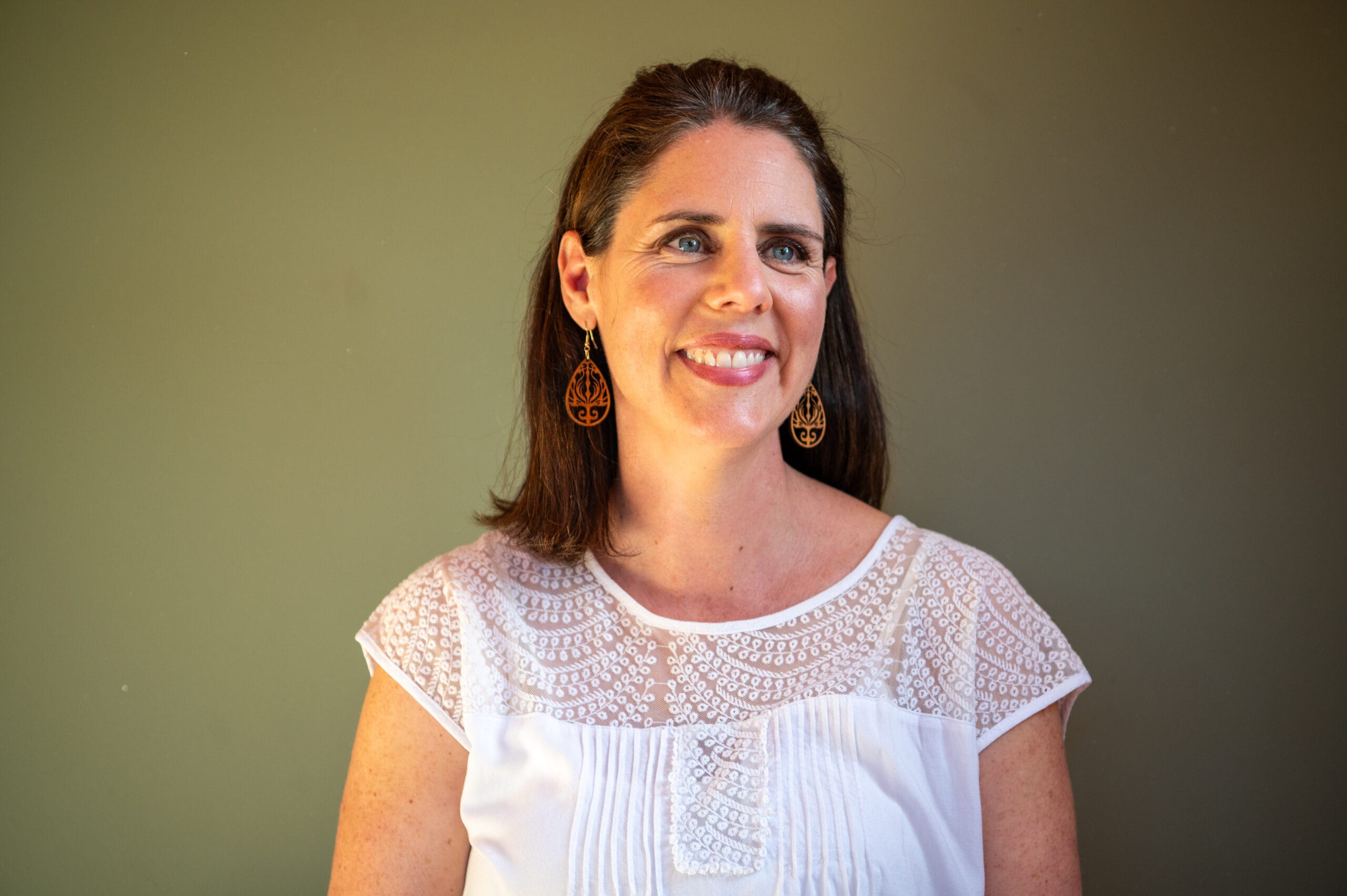 Leading with love - how to trust yourself and be the confident parent your child needs with Caitlin Hocken