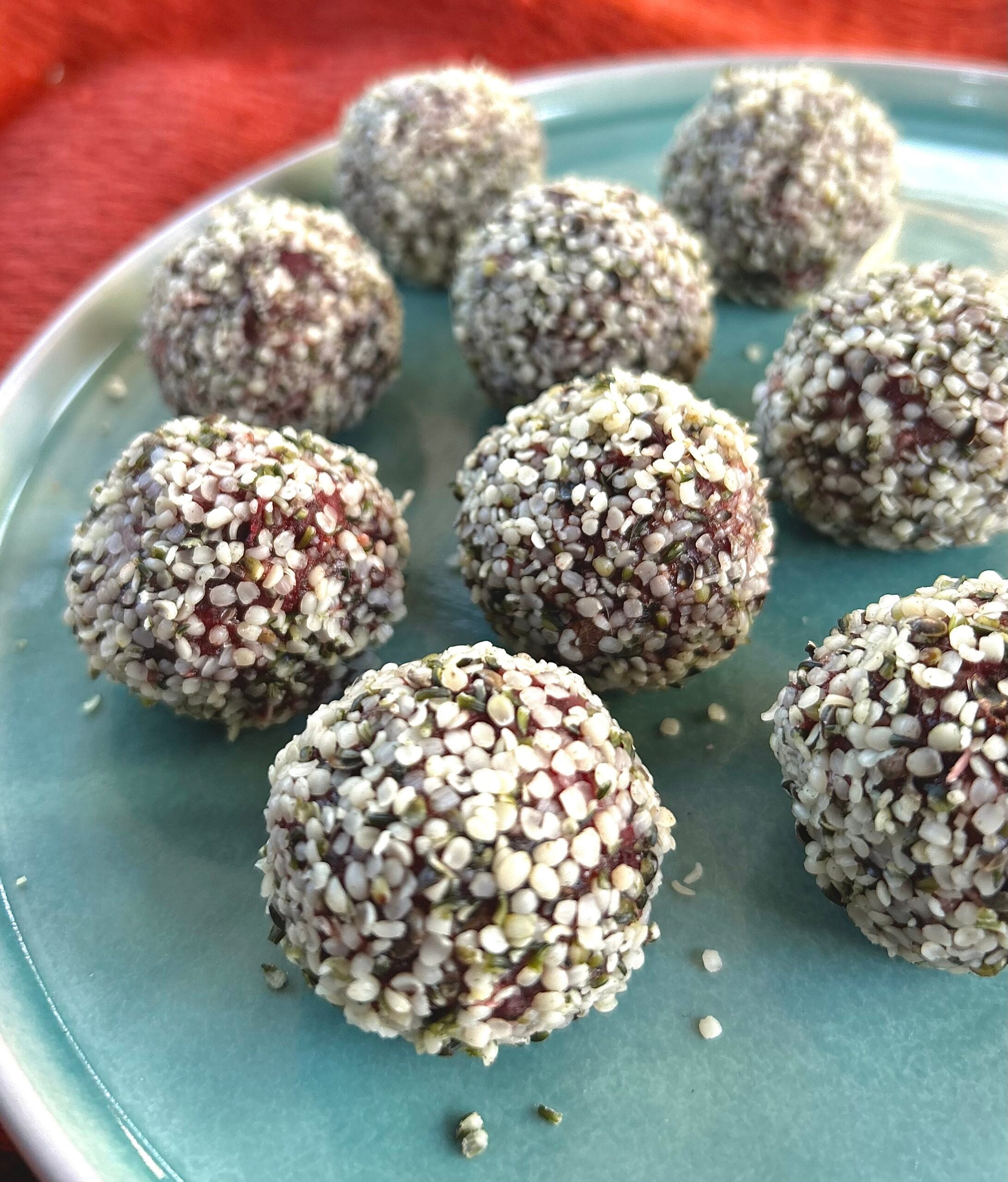 Beetroot and date bliss balls