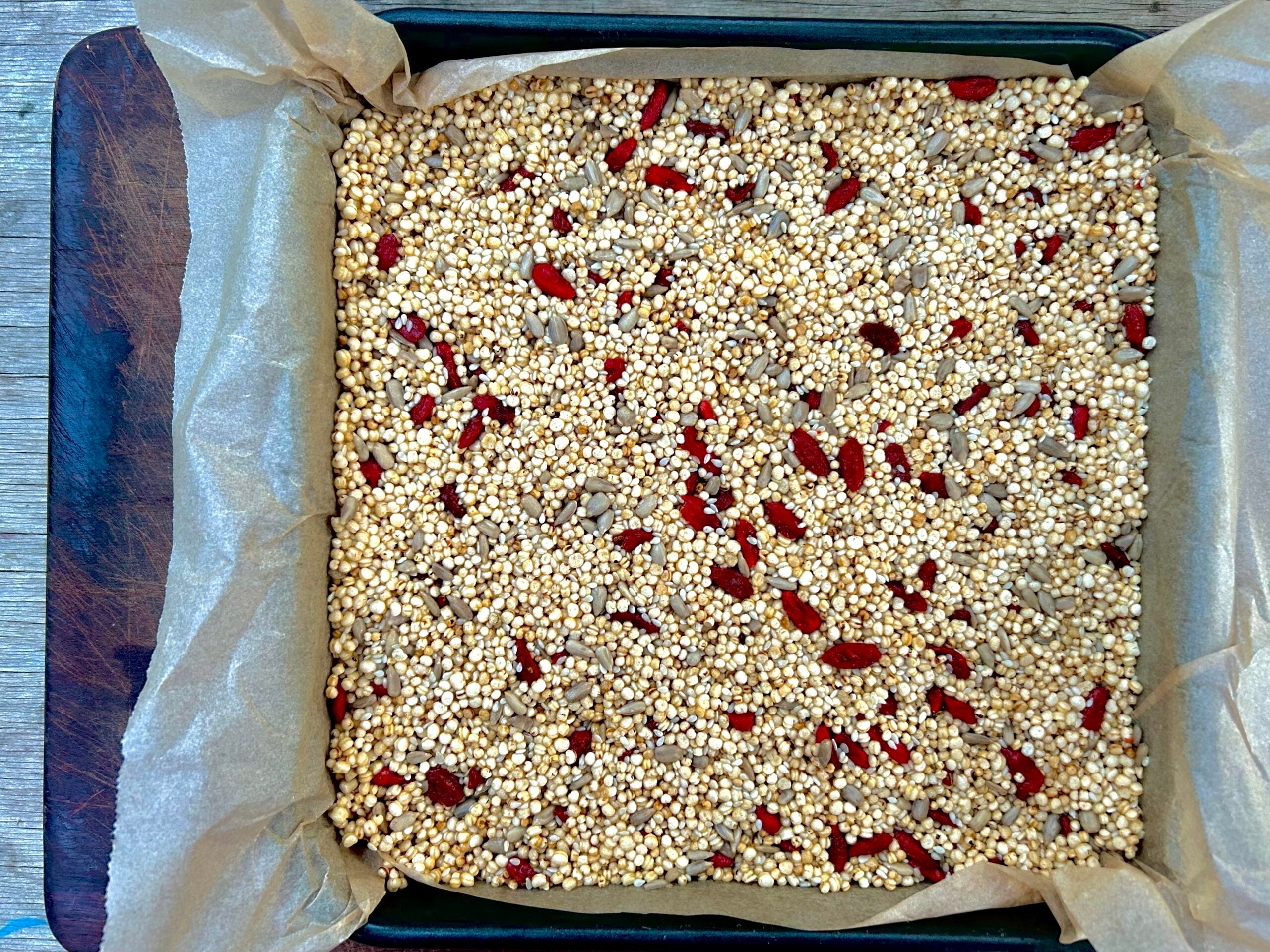 Quinoa and sesame raw slice