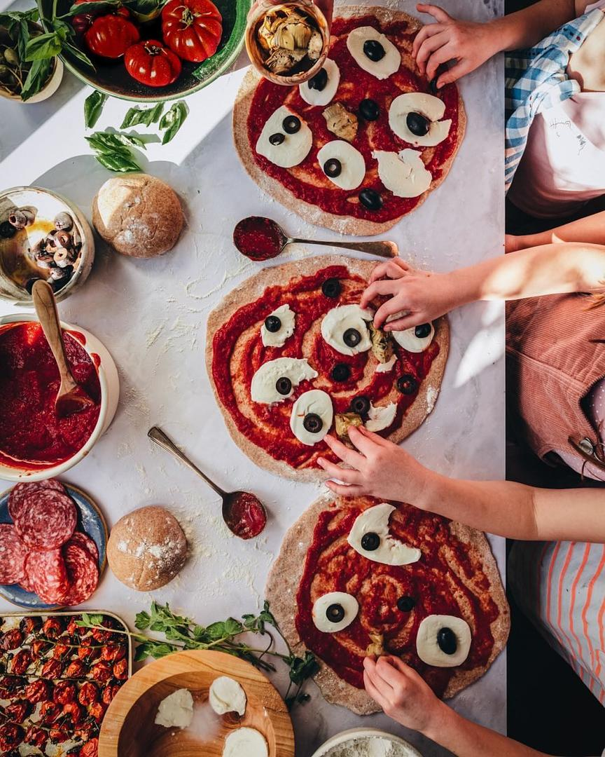 Spelt Pizza Base and Tomato Sauce
